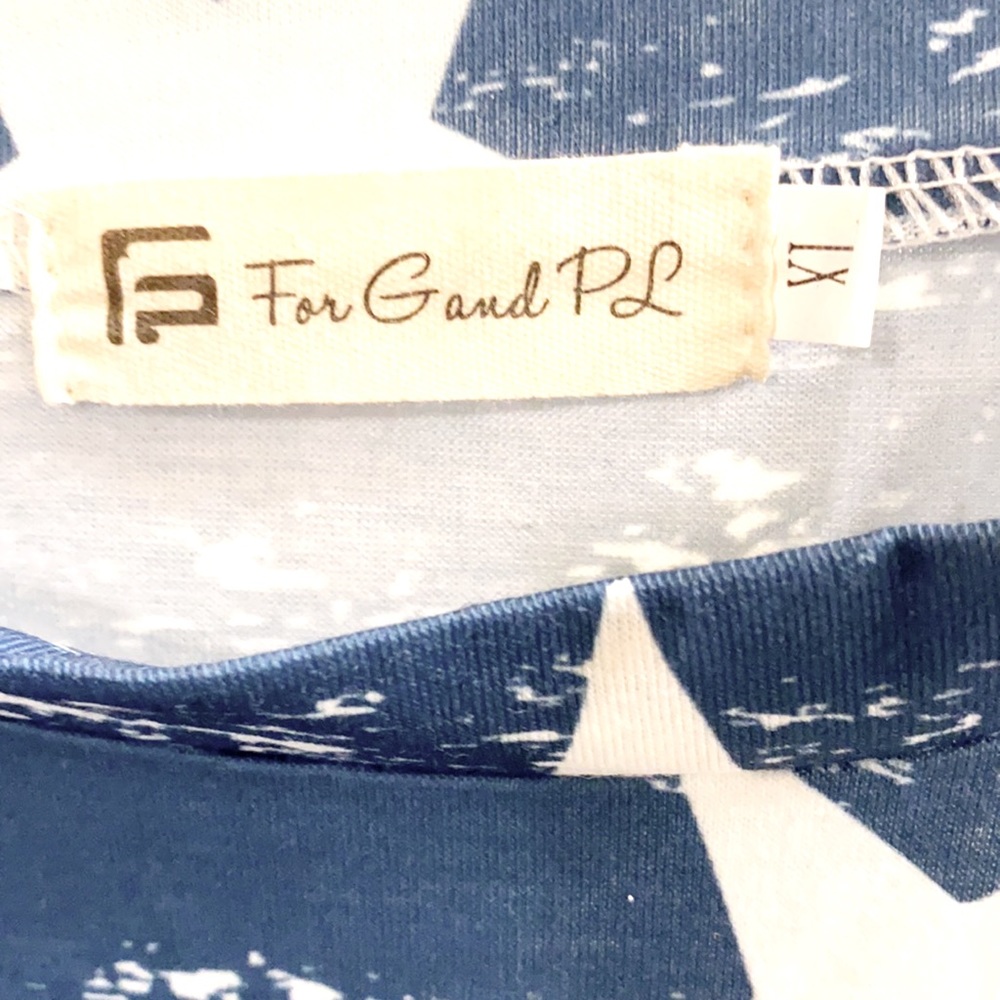 NWOT For G and PL American Flag Twist Knot Short Sleeve Top--XL - Picture 13 of 15